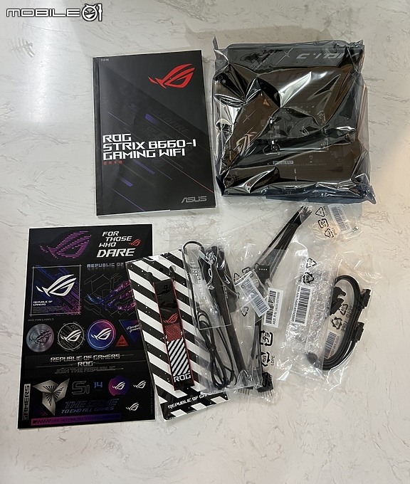 點我看大圖 開箱 ROG STRIX B660-I 目前唯一的 B660 ITX DDR5
