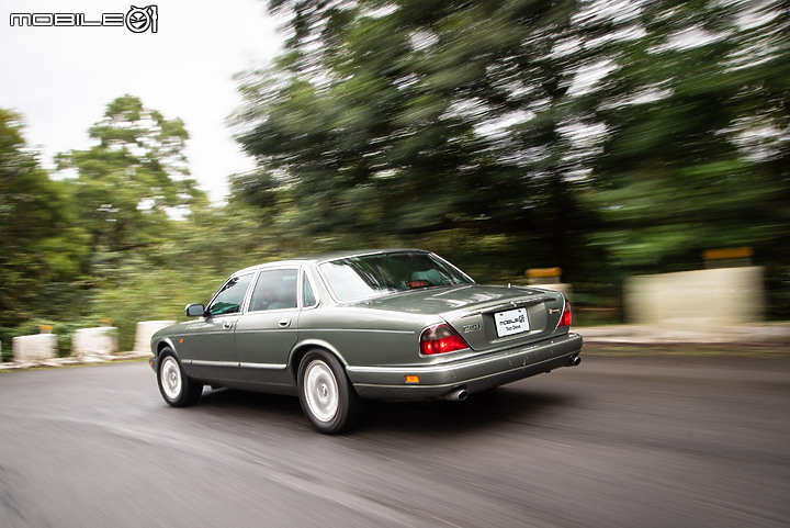 Jaguar 1995 XJ vs. 2021 I-PACE|一場傳統與創新的相互衝擊!