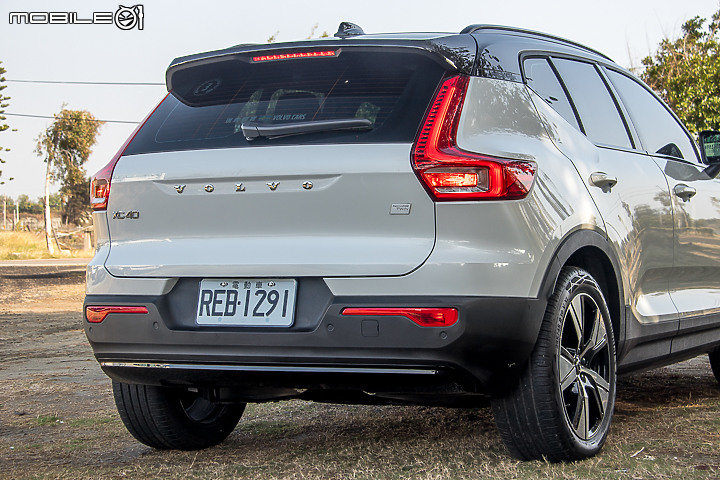 Volvo XC40 Recharge 一路向北 300km 長途試駕|邁向「豪華電動車品牌」的起點,融合傳統與創新思維的 EV!