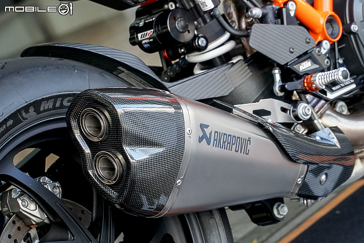 【採訪】馬力重量比 1:1 的滿配賽道化公爵 KTM 1290 Super Duke RR 實車鑑賞！限量三台均已完售！