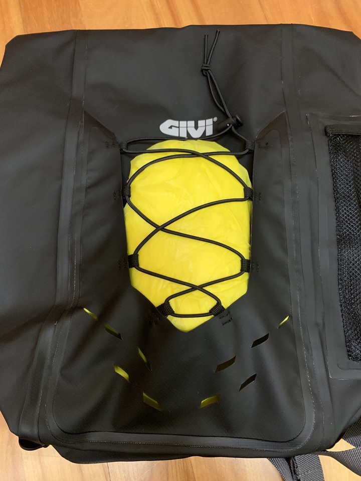 絕對防水且容量適中的通勤背包 GIVI EA121後背包