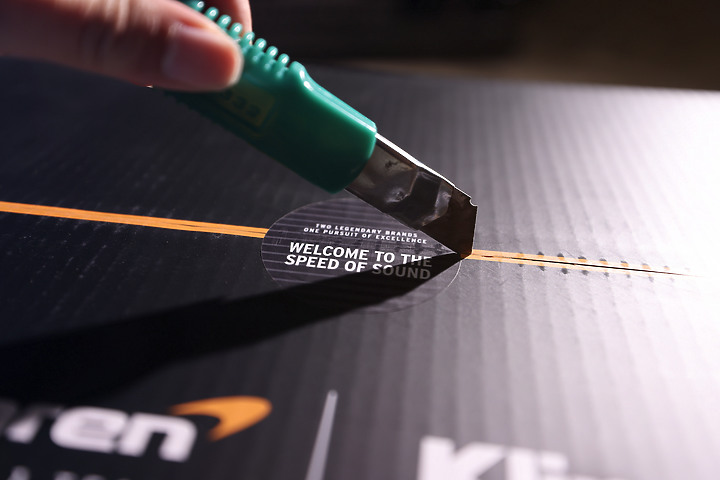 【全台首發、全球首發】Klipsch The Fives McLaren Edition Powered 聯名黑金搭配書架喇叭，簡易開箱