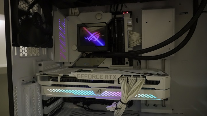 [休賢開箱]世界上最美麗的顯卡之一!! 白色ROG 3080開箱