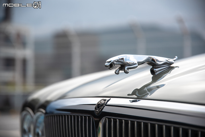Jaguar 1995 XJ vs. 2021 I-PACE|一場傳統與創新的相互衝擊!