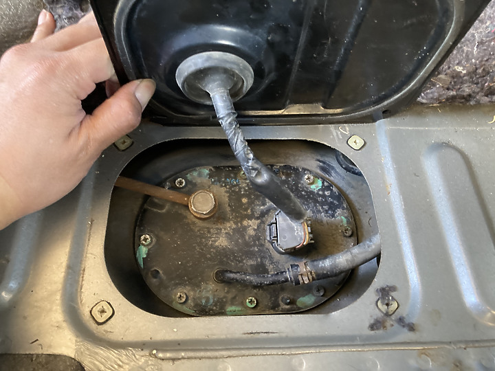 教學文:第一代RAV4汽油濾心自行更換