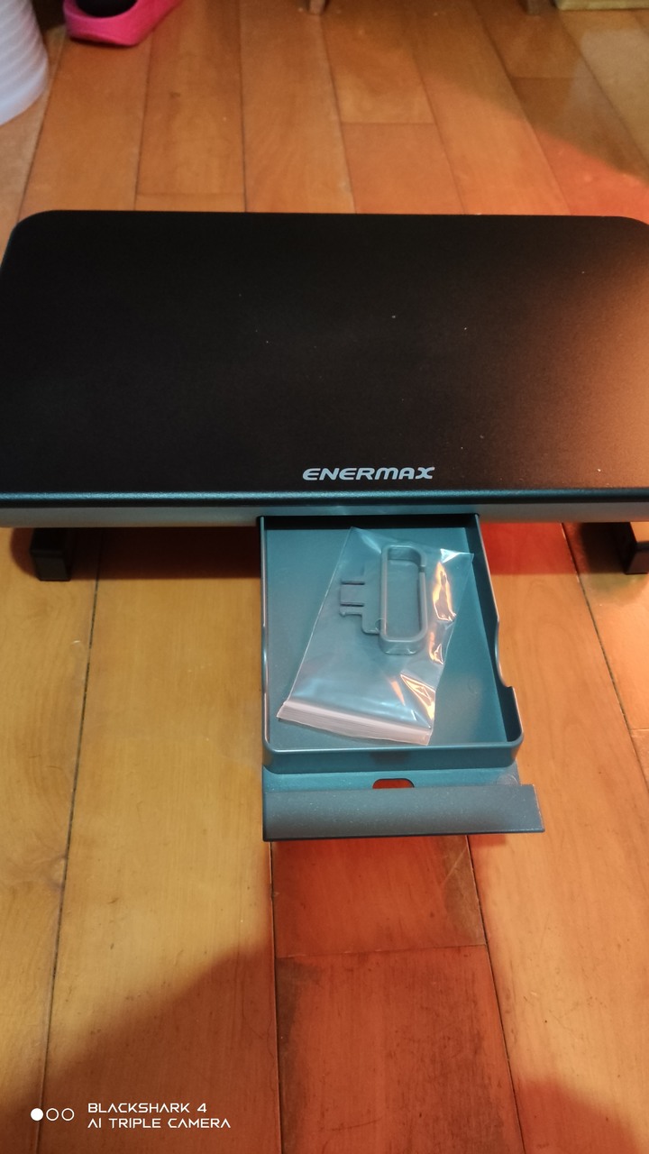 2022來幫桌面變好一點吧 安耐美 TANKSTAND Lite EMS002 螢幕架 開箱