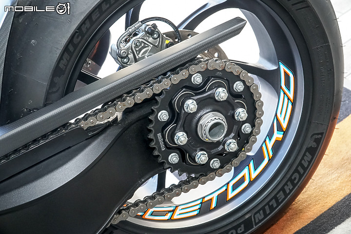 【採訪】馬力重量比 1:1 的滿配賽道化公爵 KTM 1290 Super Duke RR 實車鑑賞！限量三台均已完售！