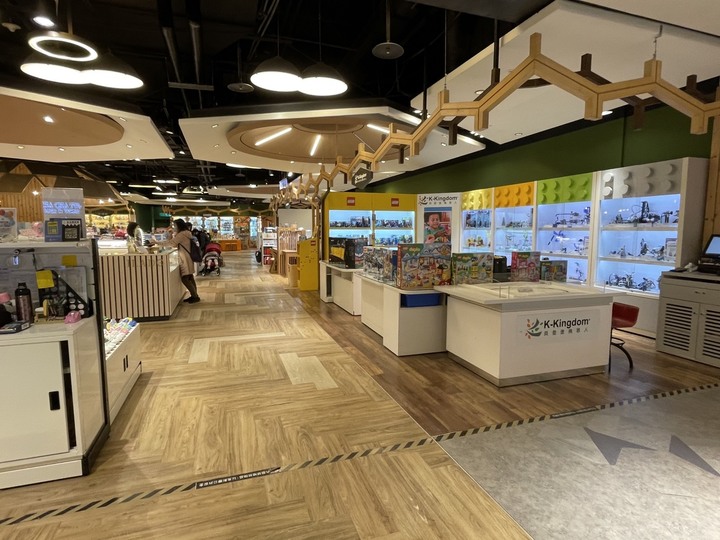 逛百貨公司把小孩寄放的好地方