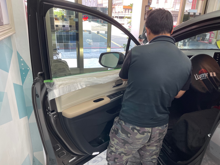 [分享] Sienna新車開箱+LLumar隔熱紙