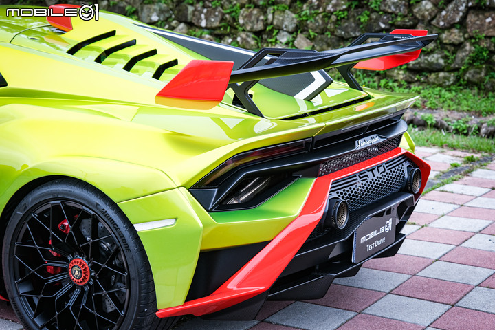 Lamborghini Huracán STO 試駕|史詩級的熱血機器,氣勢萬分的道路版賽車!