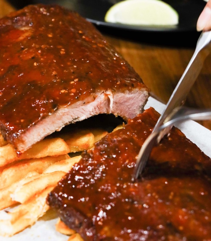 一秒來到美國鄉村酒吧！台中西區異國道地風味美式餐酒館