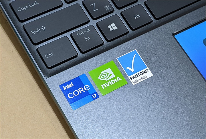新入荷Zenbook 14X OLED（UX5400E）