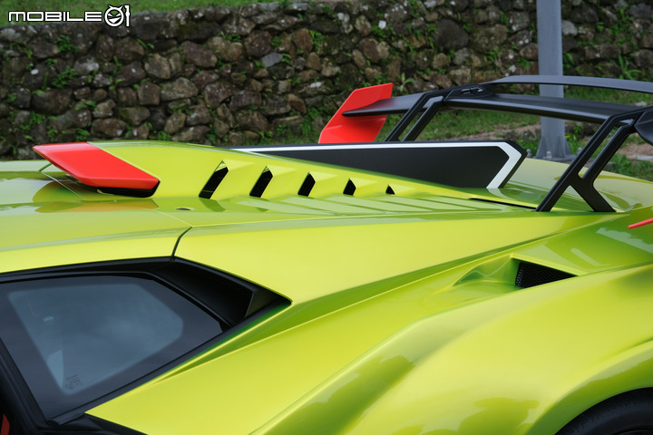Lamborghini Huracán STO 試駕|史詩級的熱血機器,氣勢萬分的道路版賽車!