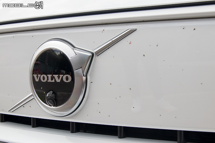 Volvo XC40 Recharge 一路向北 300km 長途試駕|邁向「豪華電動車品牌」的起點,融合傳統與創新思維的 EV!