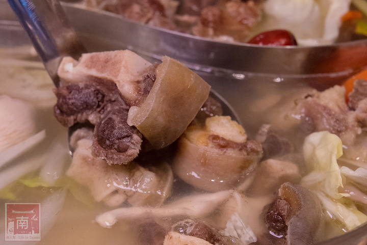 【臺南美食】吃慣了一般溫體牛肉嗎？｜老闆娘家鄉味“潮汕溫補鍋”｜完全是一個呷粗飽的概念｜ 安平溫體牛｜牛腩｜牛尾~~李好牛溫體牛肉湯爐