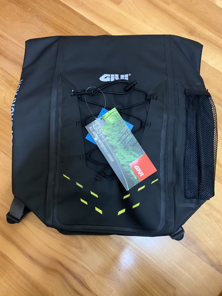 絕對防水且容量適中的通勤背包 GIVI EA121後背包