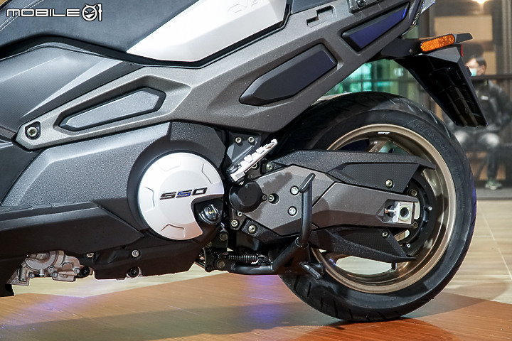 【採訪】標配定速、三輪更穩定!KYMCO 三輪紅牌重機 CV3 媒體試乘會重點分享!