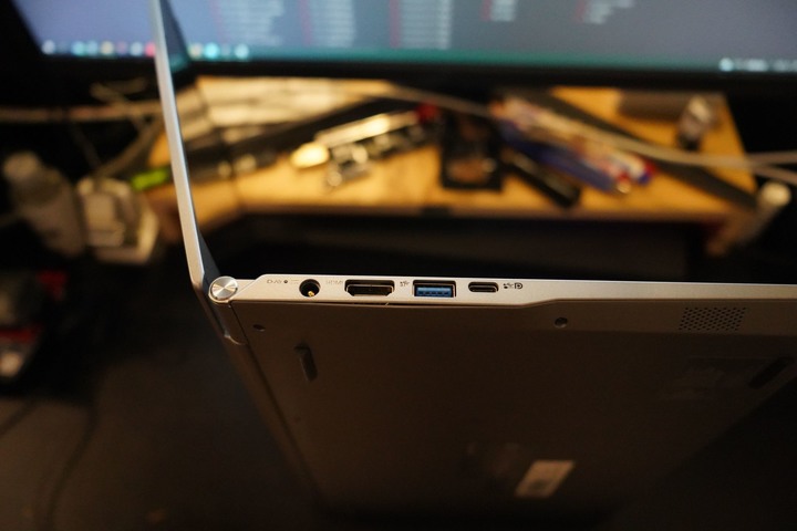 GIGABYTE 技嘉 U4 筆電 極致輕薄與高續航力 !