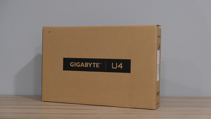 【筆電】一台重量僅有990g的輕薄筆電 日常使用會是如何 | GIGABYTE U4 使用體驗