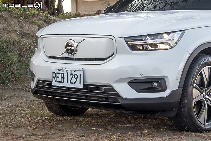 Volvo XC40 Recharge 一路向北 300km 長途試駕|邁向「豪華電動車品牌」的起點,融合傳統與創新思維的 EV!