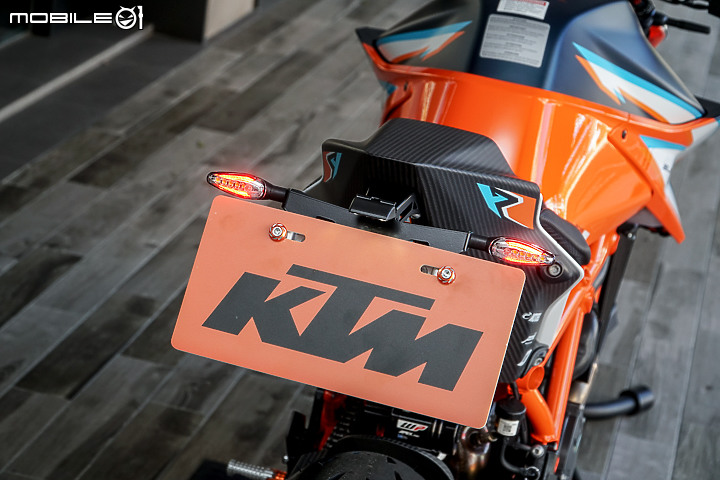 【採訪】馬力重量比 1:1 的滿配賽道化公爵 KTM 1290 Super Duke RR 實車鑑賞！限量三台均已完售！