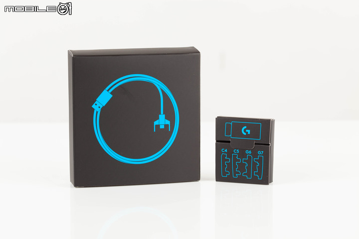 Logitech G x 英雄聯盟珍藏版聯名系列套組開箱 以英雄圖騰加持遊戲能量