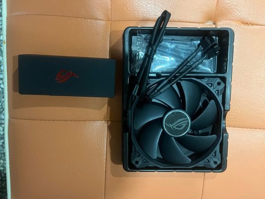 ROG Strix XF120 最強硬體界風火輪