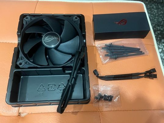 ROG Strix XF120 最強硬體界風火輪