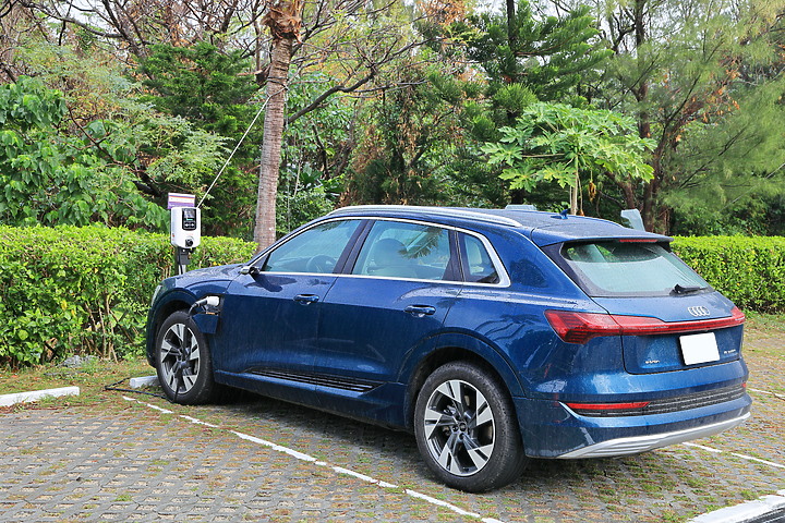 (映像旅行) 2068km的零排放寧靜環島極旅 feat. Audi e-tron 55 quattro advanced 進化版