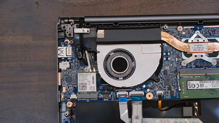 【筆電】一台重量僅有990g的輕薄筆電 日常使用會是如何 | GIGABYTE U4 使用體驗