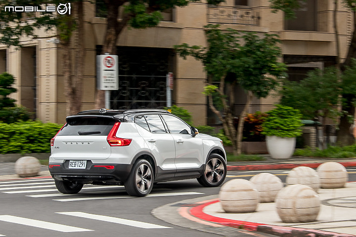 Volvo XC40 Recharge 一路向北 300km 長途試駕|邁向「豪華電動車品牌」的起點,融合傳統與創新思維的 EV!