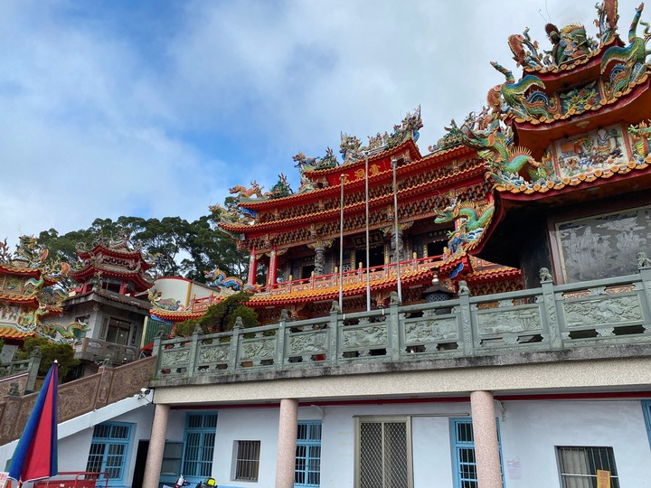 苗栗獅潭|仙山,CP值很高的小百岳,享受柳杉林又能挑戰岩壁拉繩攀爬