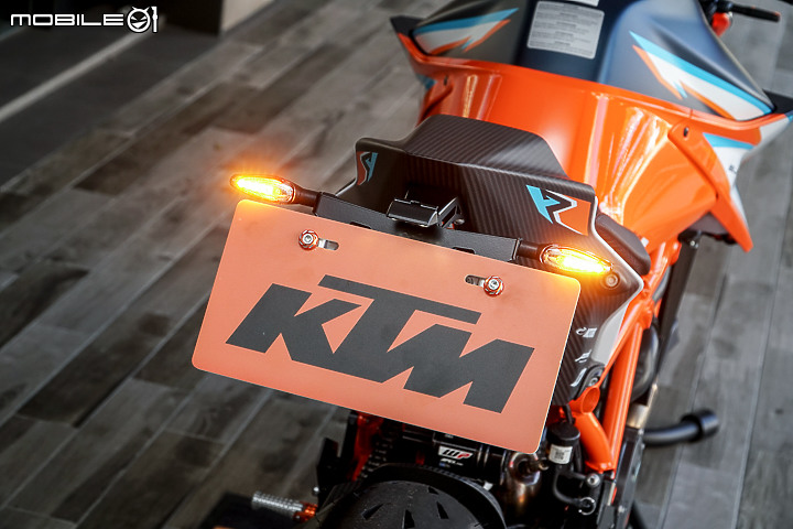 【採訪】馬力重量比 1:1 的滿配賽道化公爵 KTM 1290 Super Duke RR 實車鑑賞！限量三台均已完售！