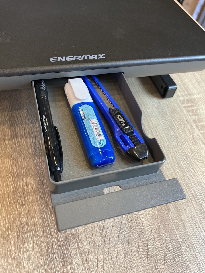 安耐美 ENERMAX 可折疊螢幕架 TANKSTAND Lite 小巧方便靈活運用