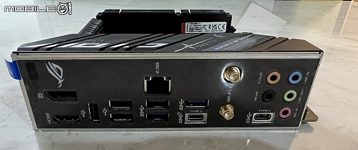 點我看大圖 開箱 ROG STRIX B660-I 目前唯一的 B660 ITX DDR5