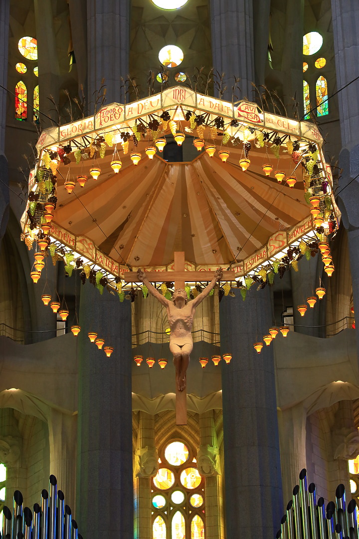 《 巴塞隆納兩日小旅行 》光影魔幻聖家堂,高第建築巡禮
