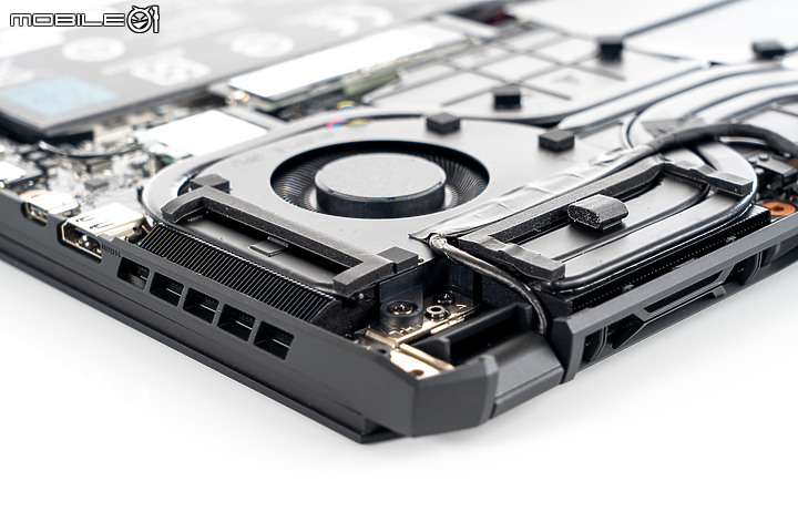 GIGABYTE AORUS 15 XE4 測試報告｜效能與美型兼具的準旗艦電競筆電！