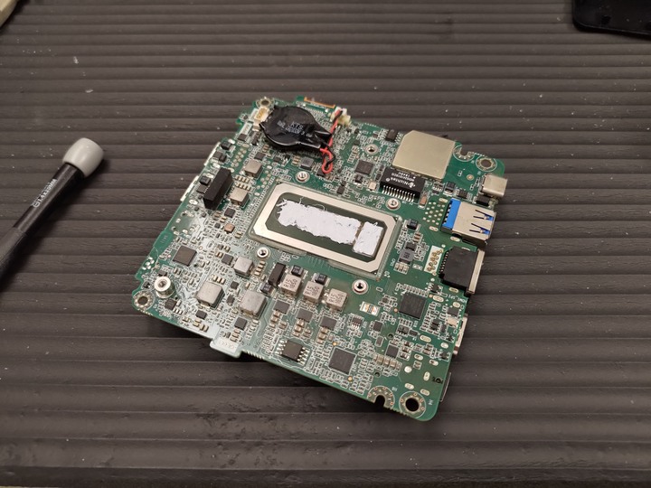 (開箱) NUC 換台式無風扇機殼