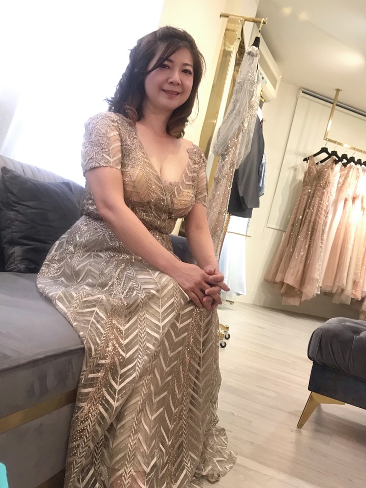 台中媽媽禮服晚禮服出租分享(含試穿&實穿照)