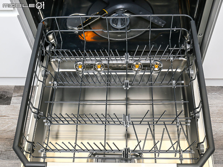 有蒸氣更乾淨！LG QuadWash™ Steam 四方洗蒸氣洗碗機
