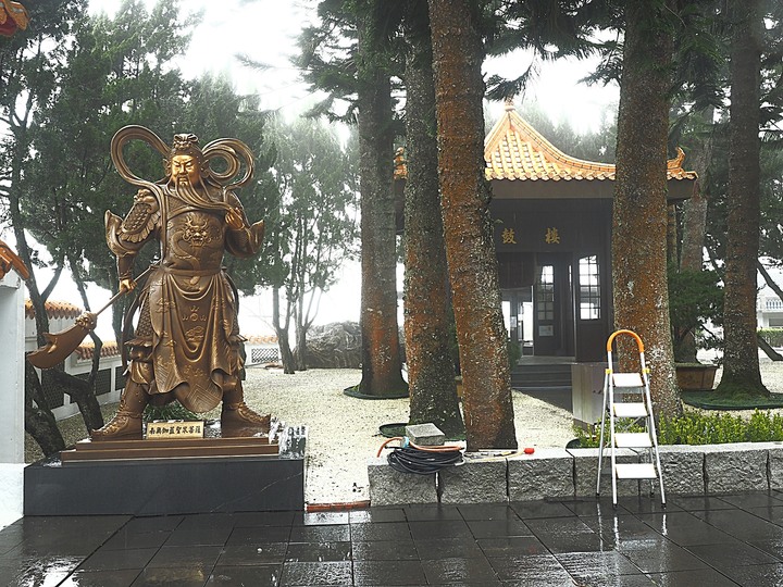 雨中日月潭紀實－朝霧碼頭、水社親水步道、蔣公涼亭、蔣介石碼頭、耶穌堂、梅荷園、向山遊客中心、玄奘寺、伊達邵