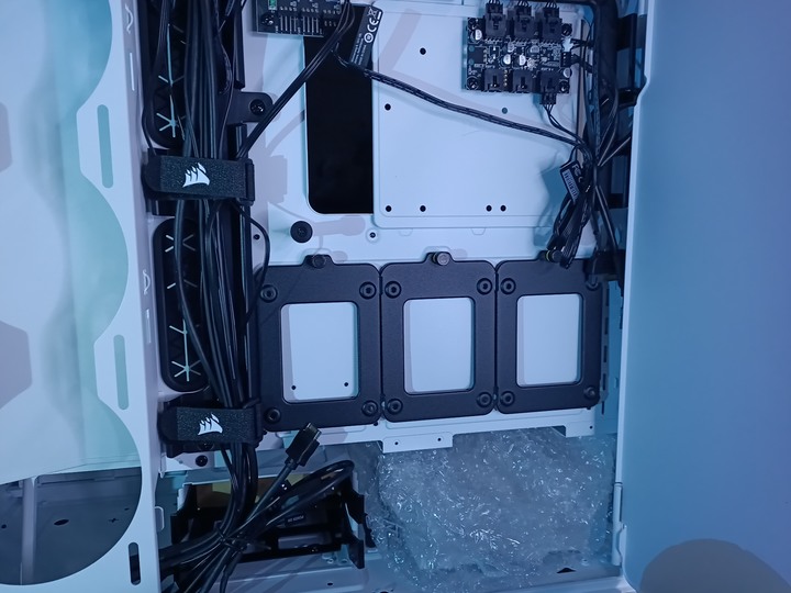 純白紳士 Corsair海盜船 iCUE 5000X RGB QL Edition 開箱評測