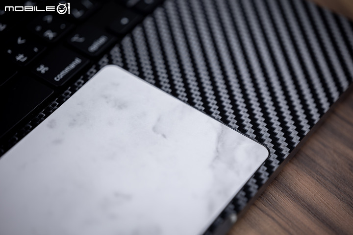 MacBook 需要包膜嗎？自己 DIY 貼膜紀錄、常見問題分享