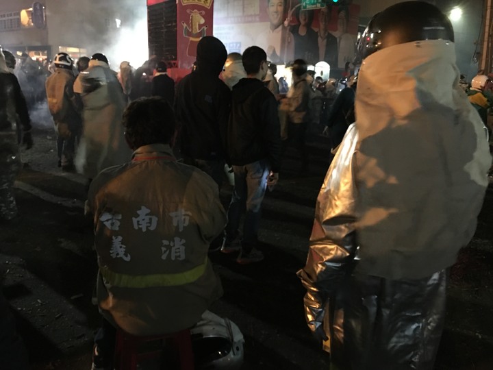騎 遊 新 營 、 鹽 水 追 蜂 炮