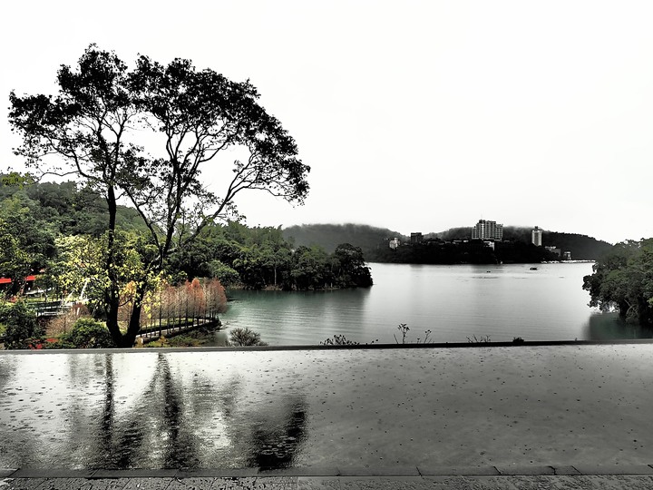 雨中日月潭紀實－朝霧碼頭、水社親水步道、蔣公涼亭、蔣介石碼頭、耶穌堂、梅荷園、向山遊客中心、玄奘寺、伊達邵