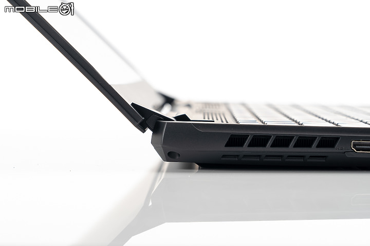 GIGABYTE AORUS 15 XE4 測試報告｜效能與美型兼具的準旗艦電競筆電！