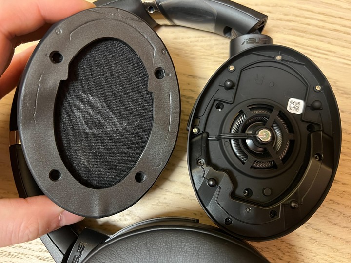 開箱趣 - ROG STRIX GO 藍芽電競耳機