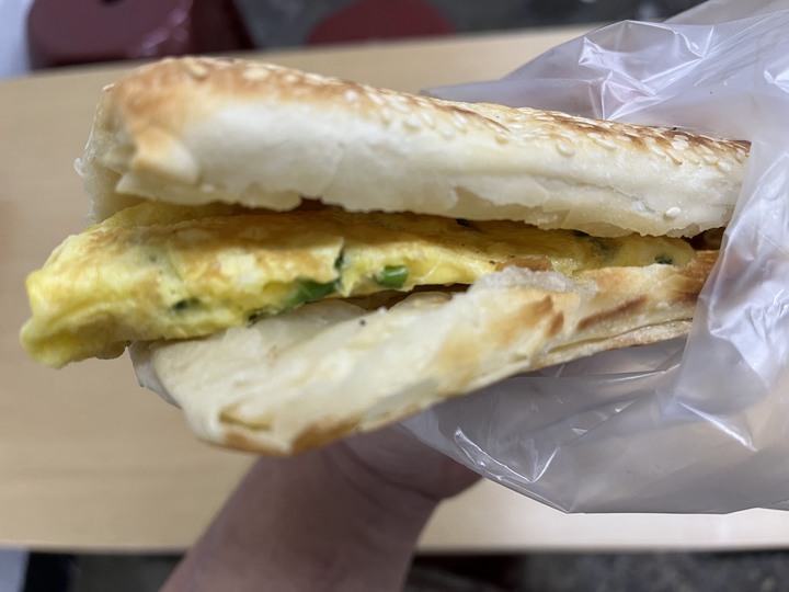 [食記] 永和黑豆漿，台灣新北板橋，莊敬路上的超人氣早餐和宵夜！