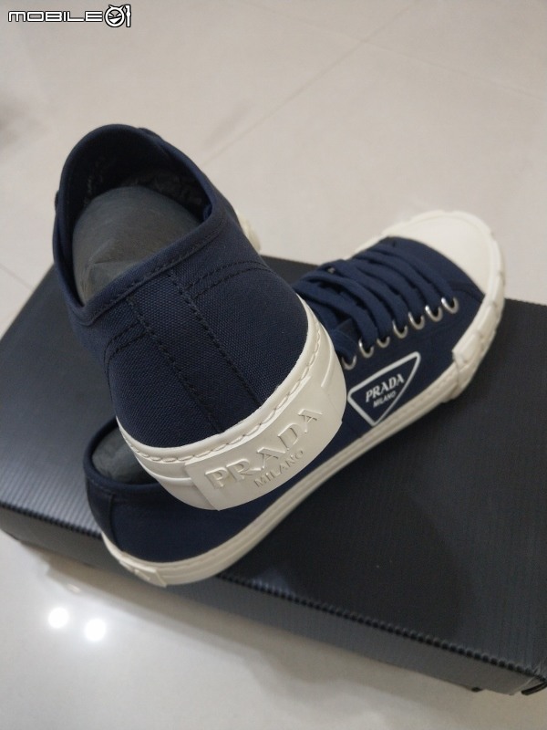 PRADA 帆布鞋
