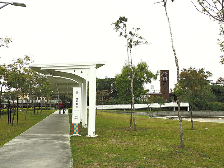 屏東市 屏東縣民公園|崇蘭新村(成功區)|勝利新村 之 屏東燈會展區 — 全臺首座工業遺構公園與最大面積日式宿舍群中的燈會